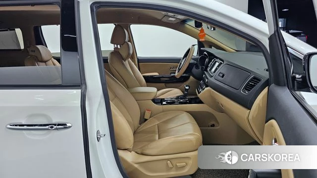 Kia The New Carnival 2018 Белый из Кореи, фото 2