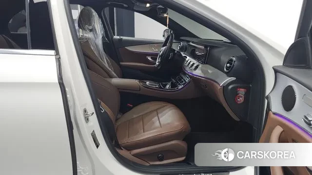 Mercedes-Benz E-Class W213 2020 Белый из Кореи, фото 2