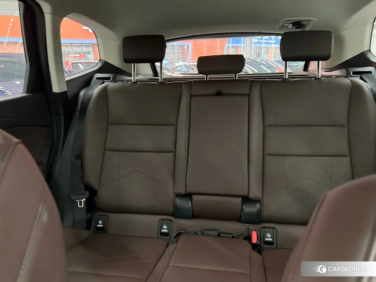 BMW iX1 2023 Белый из Китая, фото 2