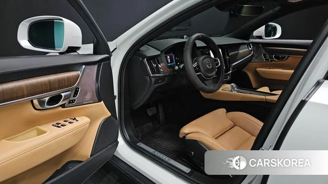 Volvo V90 Cross-Country 2023 Белый из Кореи, фото 2