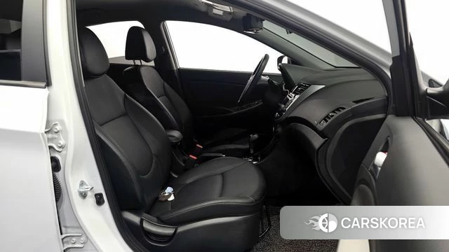 Hyundai Accent (New type) 2018 Белый из Кореи, фото 2