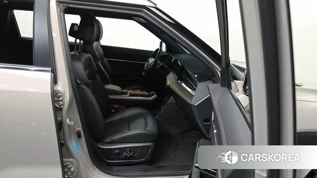 Ssangyong Torres EVX 2024 Жемчужный цвет из Кореи, фото 2