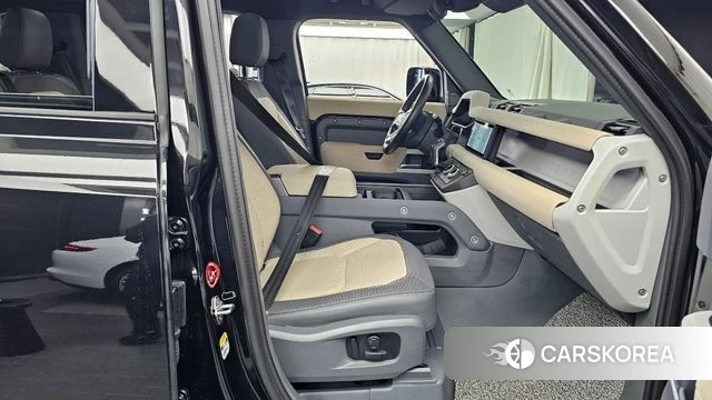 Land Rover Defender (L663) 2022 Черный из Кореи, фото 2