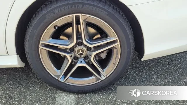 Mercedes-Benz E-Class W213 2023 Белый из Кореи, фото 2