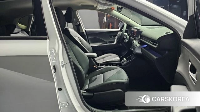 Hyundai Kona (SX2) 2025 Белый из Кореи, фото 2