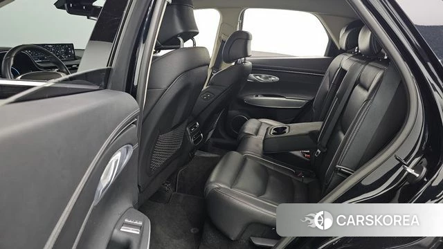 Genesis GV70 2021 Черный из Кореи, фото 2