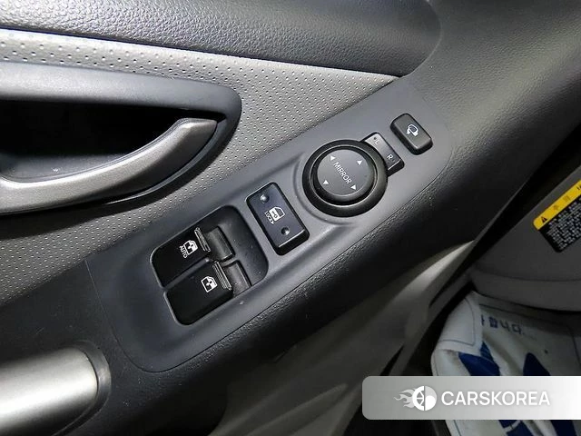 Hyundai The New Grand Starex 2018 Серебристо-серый из Кореи, фото 2