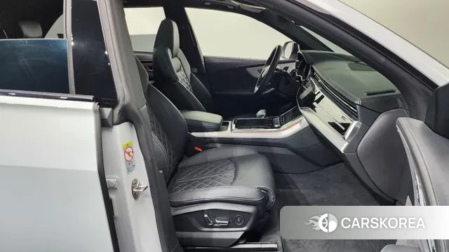 Audi Q8 (4M) 2022 Белый из Кореи, фото 2