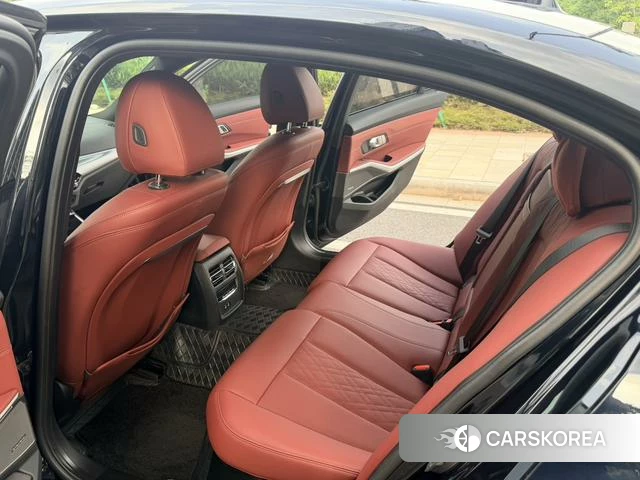 BMW 3 series 2025 Черный из Китая, фото 2
