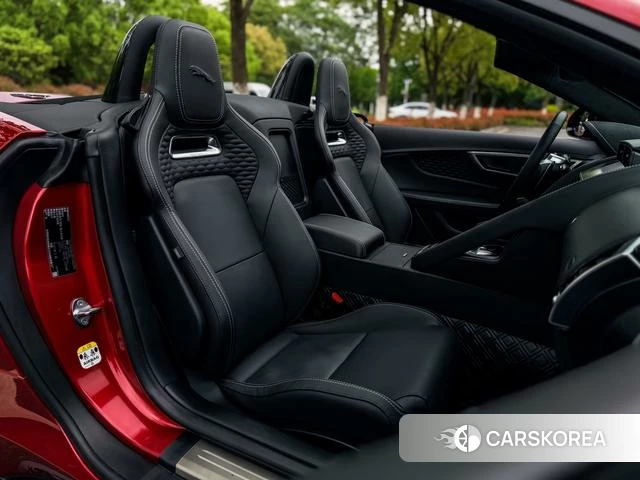 Jaguar F-TYPE 2023 Красный из Китая, фото 2