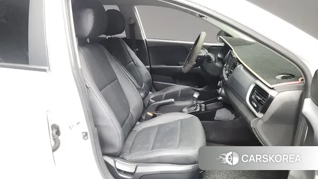 Kia Stonic 2019 Белый из Кореи, фото 2