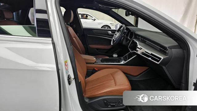Audi A6 (C8) 2023 Белый из Кореи, фото 2