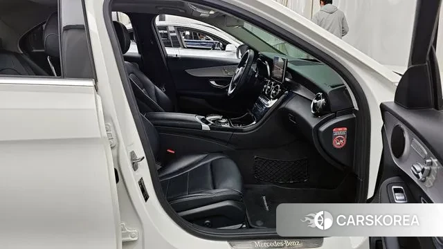 Mercedes-Benz C-Class W205 2018 Белый из Кореи, фото 2