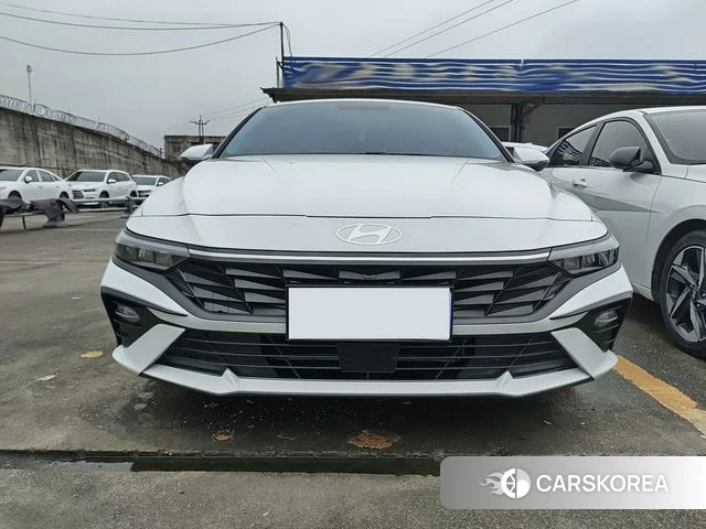 Hyundai Elantra 2024 Белый из Китая, фото 2