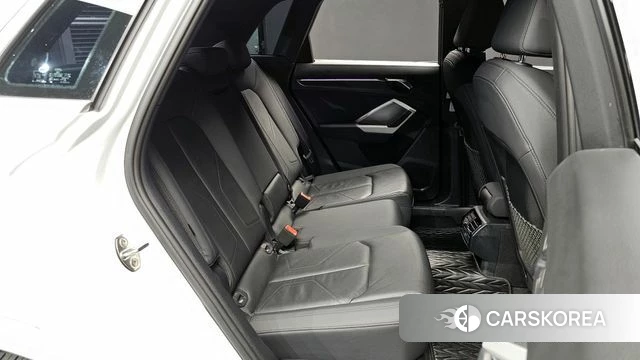 Audi Q3 (F3) 2020 Белый из Кореи, фото 2