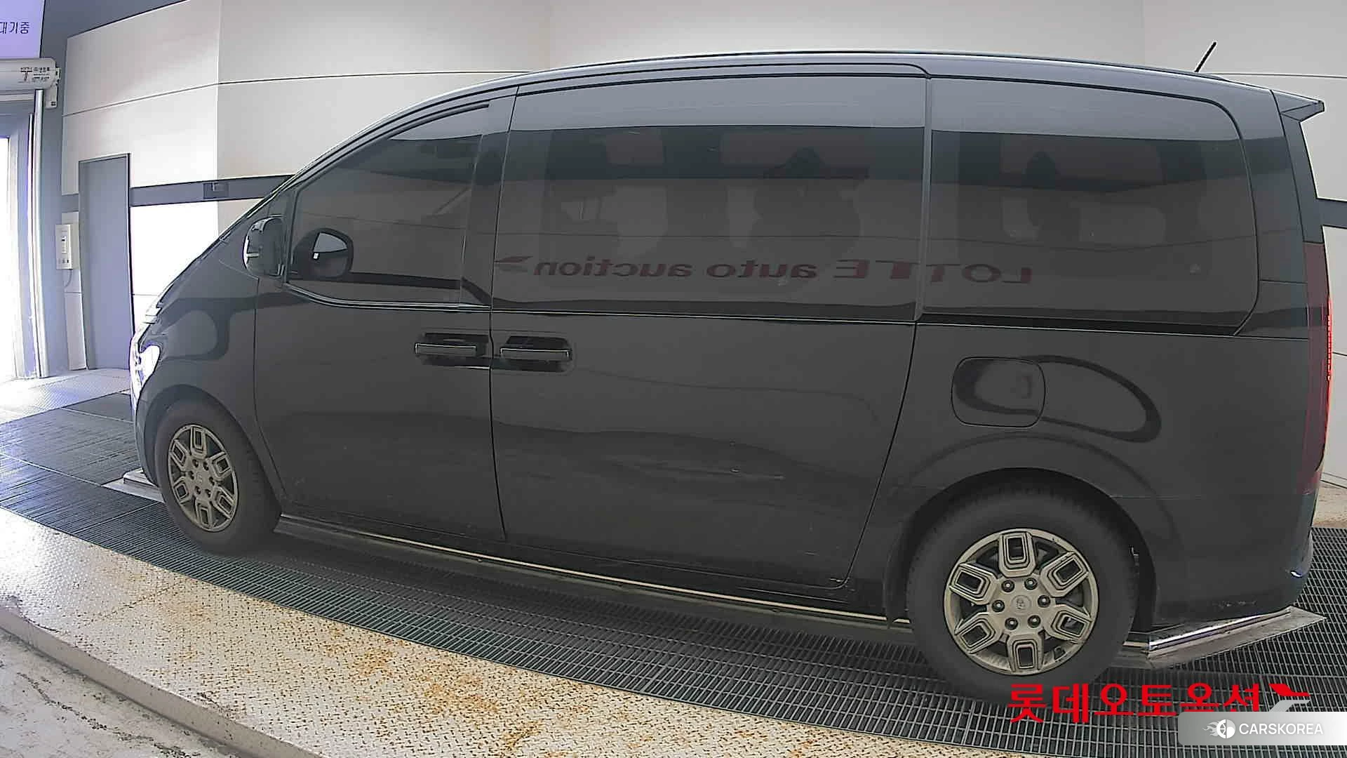 Hyundai Staria 2022 Abyss Black Pearl из Кореи, фото 2
