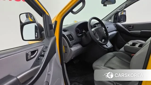 Hyundai The New Grand Starex 2019 Желтый из Кореи, фото 2