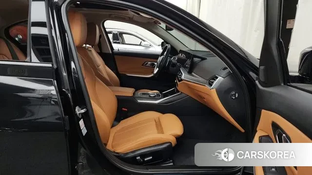 BMW 3 Series (G20) 2022 Черный из Кореи, фото 2