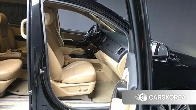 Kia The New Carnival 2018 Черный из Кореи, фото 2