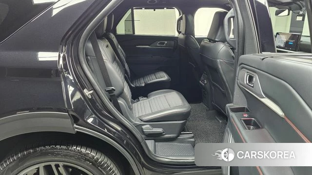 Ford Explorer 6th Generation 2024 Черный из Кореи, фото 2