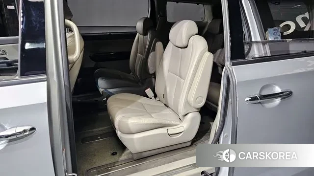 Kia All New Carnival 2018 Серебряный из Кореи, фото 2