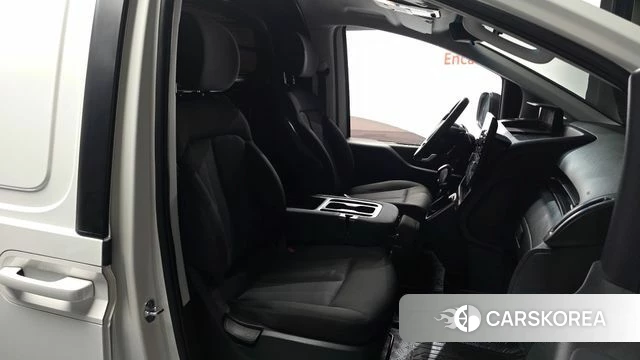 Hyundai Staria 2021 Белый из Кореи, фото 2