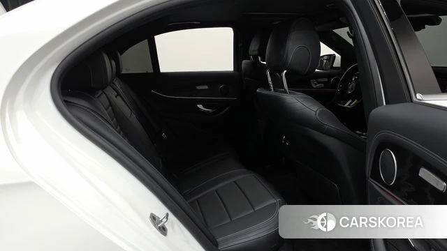 Mercedes-Benz E-Class W213 2021 Белый из Кореи, фото 2