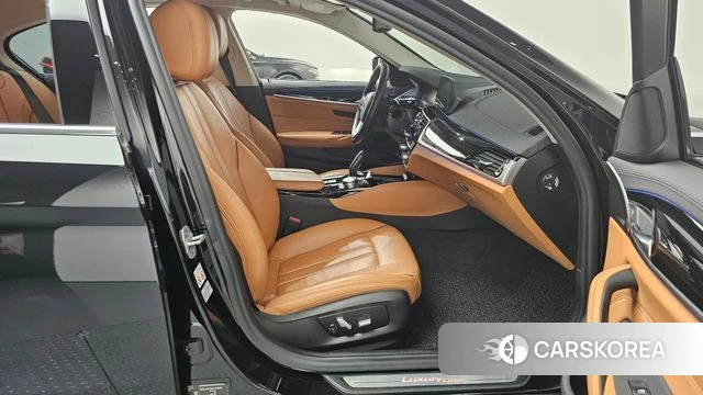 BMW 5 Series (G30) 2019 Черный из Кореи, фото 2