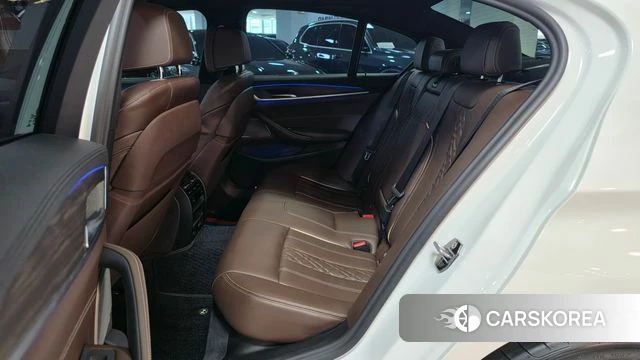 BMW 5 Series (G30) 2020 Белый из Кореи, фото 2
