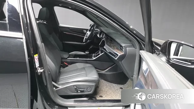 Audi A6 (C8) 2023 Черный из Кореи, фото 2