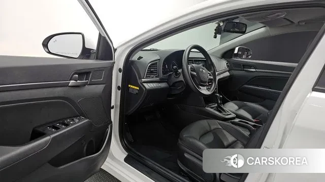 Hyundai Avante AD 2018 Белый из Кореи, фото 2