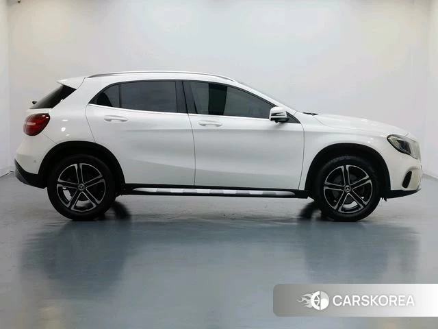 Mercedes-Benz GLA 2018 Белый из Китая, фото 2