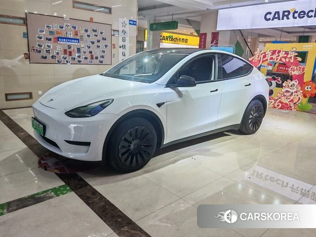 Tesla Model Y 2023 Белый из Китая, фото 2