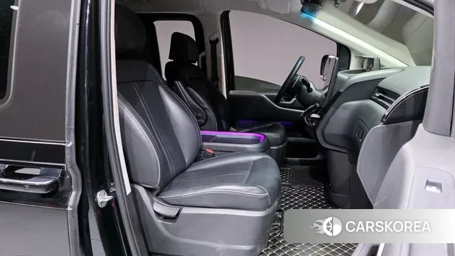 Hyundai Staria 2022 Черный из Кореи, фото 2