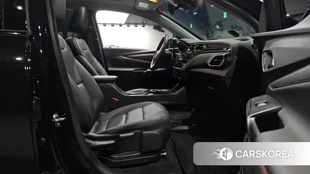 Chevrolet (GM Daewoo) Bolt EUV 2023 Черный из Кореи, фото 2