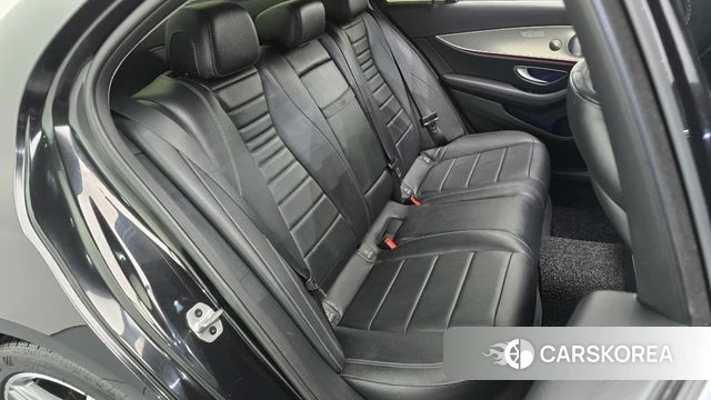 Mercedes-Benz E-Class W213 2019 Черный из Кореи, фото 2