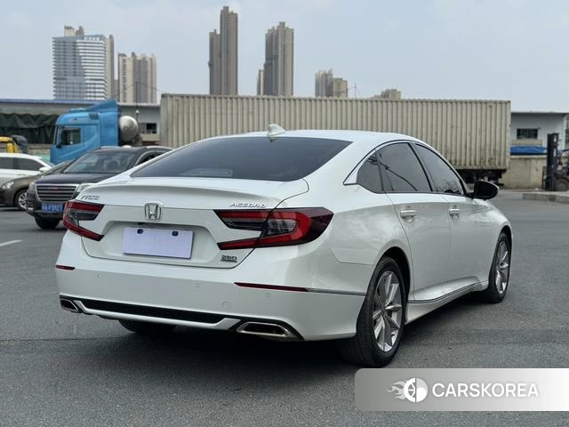 Honda Accord 2022 Белый из Китая, фото 2