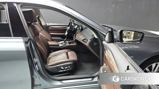 BMW 6 Series GT (G32) 2018 Серебристо-серый из Кореи, фото 2