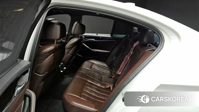 BMW 5 Series (G30) 2022 Белый из Кореи, фото 2