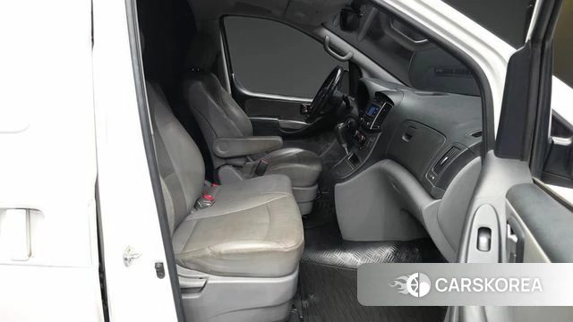 Hyundai The New Grand Starex 2018 Белый из Кореи, фото 2