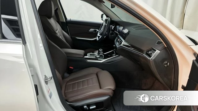 BMW 3 Series (G20) 2022 Белый из Кореи, фото 2