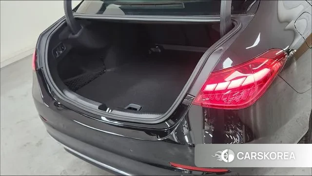 Mercedes-Benz C-Class W206 2025 Черный из Кореи, фото 2