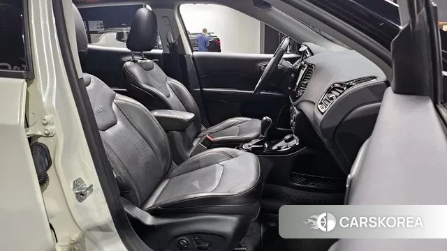 Jeep Compass 2nd Generation 2019 Белый из Кореи, фото 2