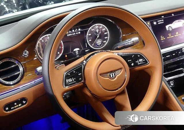 Bentley Flying Spur 3rd Generation 2022 Белый из Кореи, фото 2