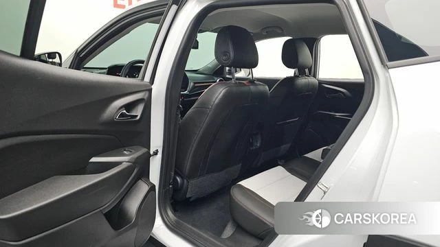 Chevrolet (GM Daewoo) Trax Crossover 2024 Белый из Кореи, фото 2