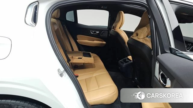 Volvo S60 3rd generation 2021 Белый из Кореи, фото 2