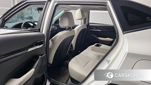 Kia Seltos 2022 Белый из Кореи, фото 2