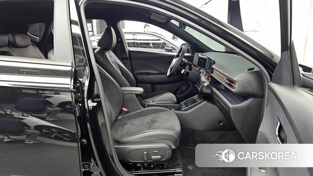 Hyundai Kona (SX2) 2024 Черный из Кореи, фото 2