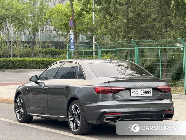 Audi A4L 2022 Темно-серый из Китая, фото 2