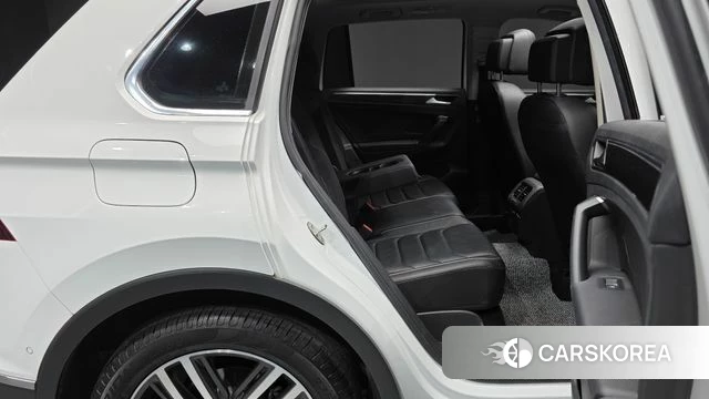 Volkswagen Tiguan second Generation 2021 Белый из Кореи, фото 2